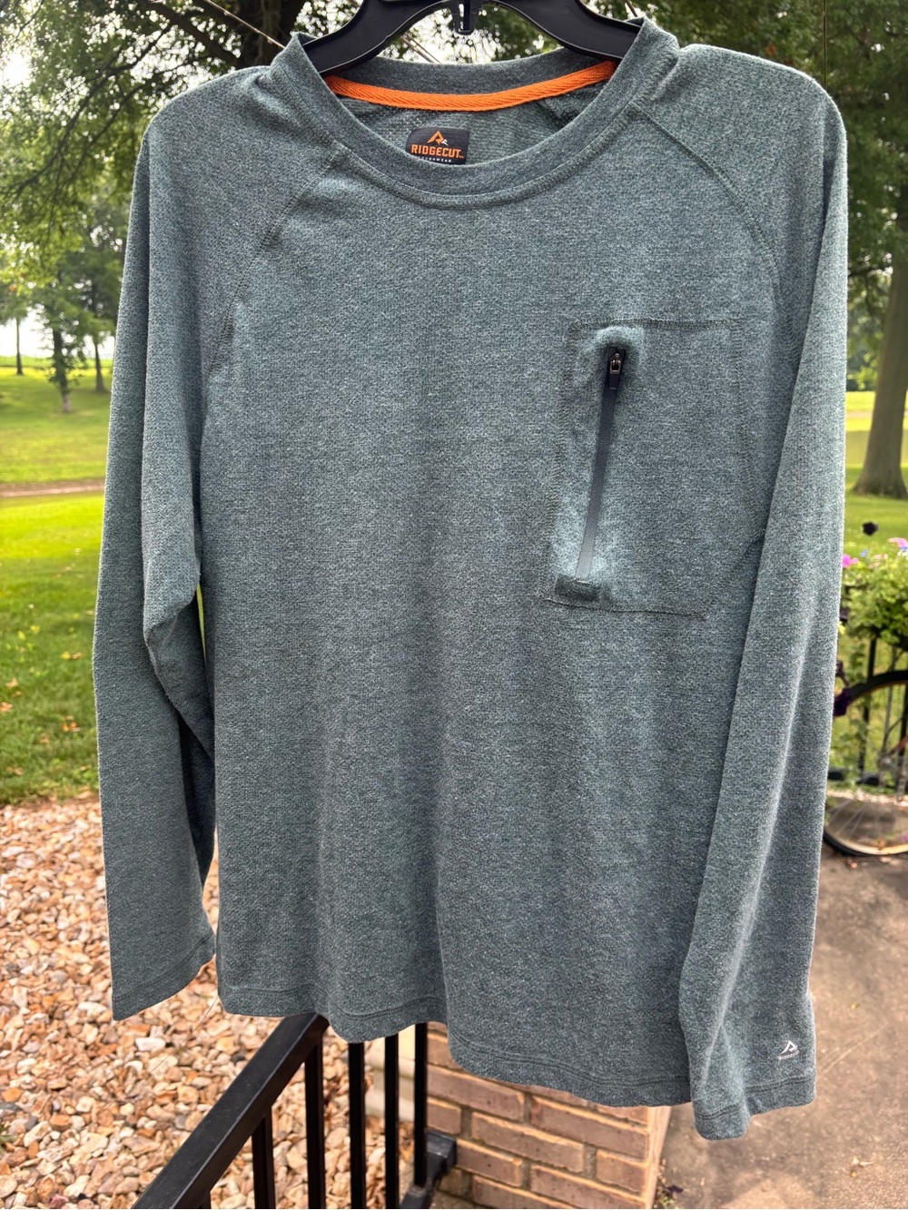Ridgecut Men's Long-Sleeve Heathered Green Performance Tee